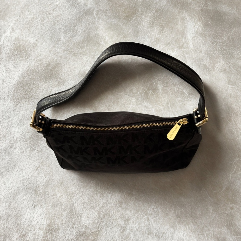 Michael Kors Jet Set Signature Shoulder Bag - Picture 4 of 9